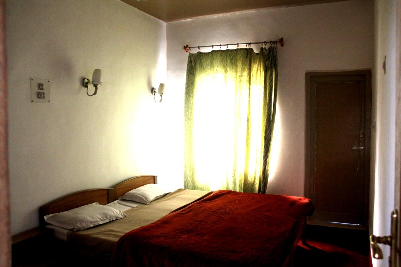 Butterfly Otel Srīnagar Dış mekan fotoğraf