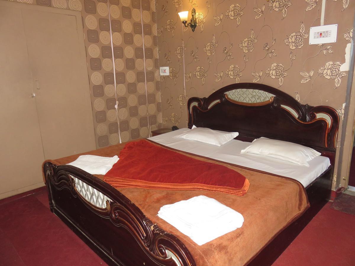 Butterfly Otel Srīnagar Dış mekan fotoğraf